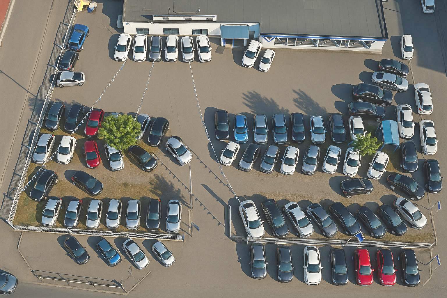 Il piazzale di AMG, la concessionaria multimarche Gagliano a Basaluzzo, pochi km da Novi Ligure (AL).